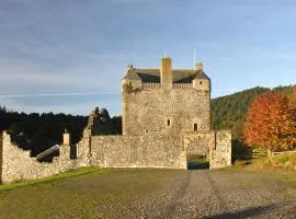 Neidpath Castle Cottage