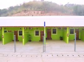 IRIS MOTEL，位于大其力的带停车场的酒店