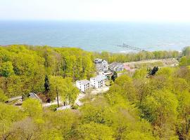 Haus "Jasmund" F 646 WG 02 mit Kamin, Sauna, Whirlwanne, Terrasse, hotel in Ostseebad Sellin