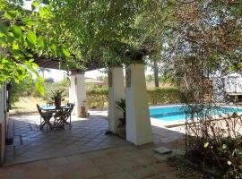 Casa los Jinetes, hotel with parking in Carmona