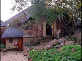 Gecko Lodge and Cottage, Mabalingwe, hotell i Warmbaths
