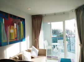 Grandblue condominium 309, hotel in Mae Pim