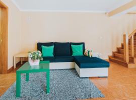 Silver Coast House until 7 Guests, hotel in Seixo