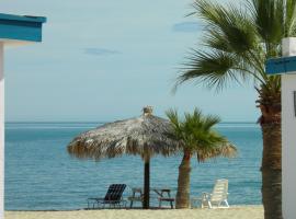 #52 Bungalow Seaside Hotel & Victors RV Park, Hotel in San Felipe
