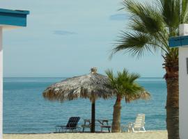 #52 Bungalow Seaside Hotel & Victors RV Park: San Felipe'de bir otel