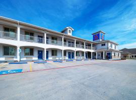 Motel 6-Rhome, TX, hotel near Fort Worth Alliance Airport - AFW, Rhome