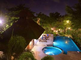 Chalicha Resort, hotel in Chumphon