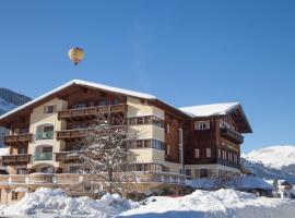 Hotel Schwarzer Adler mit Vilsalpsee Bähnchen, spa hotel in Tannheim