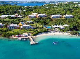 Grotto Bay Beach Resort, hotel in Tuckerʼs Town