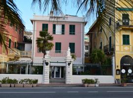 Hotel Lido, hotell i Varazze