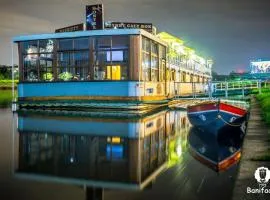 The Boat - Hostel&Chill