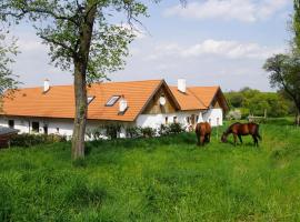 wundervoll eben - CHALETS & PLÄTZE voller WUNDER - NOTSCHKERL & FEINIS, hotel s parkiralištem u gradu 'Waasen'