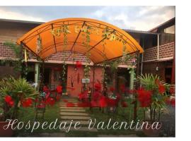 Hospedaje Familiar Valentina, hotel v destinaci Mera