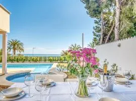 Preciosa villa con piscina, jardín y vistas al mar WIFI