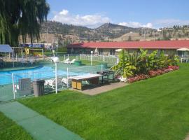 Okanagan Seasons Resort, hotel u gradu 'Kelowna'