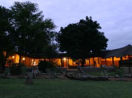 Adonsonia Lodge, hotel v destinaci Grietjie Game Reserve