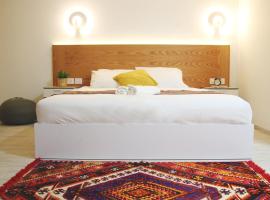 LAMITA, bed & breakfast σε Majdal Shams