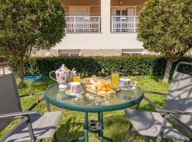 Eleni's cozy apartment in Tsilivi، فندق في Gaïtánion