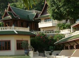 Prince Edouard Apartments & Resort SHA extra plus, lägenhetshotell i Patong Beach