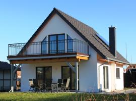 Ferienhaus Harmonia, hotel with parking in Neuendorf Heide