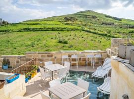 Ta Pinu Guesthouse, hotel with jacuzzis in Għarb