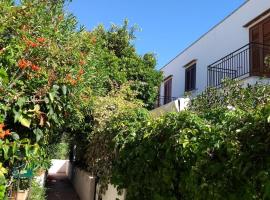 Villetta con giardino Mandarino Macari, hotel a Macari