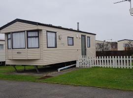4 Berth with private Garden - 58 Brightholme Holiday Park Brean!、ブリーンのホテル
