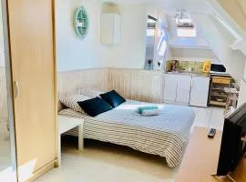 Studio Confort, en face du campus 1 et du tramway
