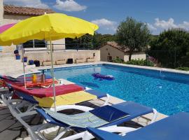 Stylish villa with private pool: Félines-Minervois şehrinde bir otel