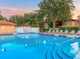 Alhambra Villas, hotel with parking in Kissimmee