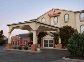 Ramada by Wyndham Elizabethtown, hotel di Elizabethtown