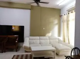 Sri Palma Villa, Ground floor depan Swimming pool