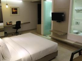 Keys Lite by Lemon Tree Hotels, Mayfield, Gurgaon، فندق في جورجاون