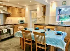 Lyndale House - Exclusive use, self catering, fpventures Stroud