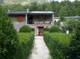 Appartement les rives de l’Ariège, hotel near Trimouns Talc Quarry, Luzenac