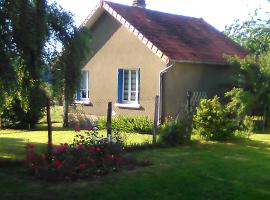 Gîte La Maison de LEA, hótel með bílastæði í Saint-Agnant-de-Versillat
