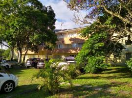 Pousada Caminho das Ilhas, guest house in Pontal do Paraná