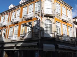 Residencial Real - Antiga Rosas, hotelli kohteessa Vila Real