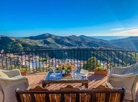 Casa Madre Tierra con jacuzzi piscina zona de barbacoa y preciosas vistas, hotel en Cómpeta