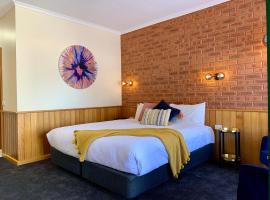 Golden River Motor Inn: Moama şehrinde bir otel