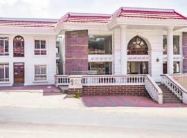 The Majestic Crown, hotel in Ooty