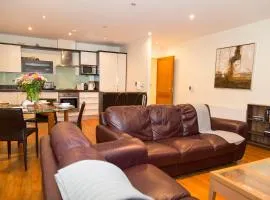 Spacous Dublin Escape 3BR Ensuited Free Parking