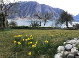 Big Apartment with Lake View and Three Bedrooms, hotel v destinaci Sala Comacina
