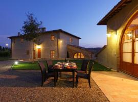 Podere Le Rondini, farm stay in Montespertoli