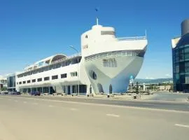 Cruise Hotel