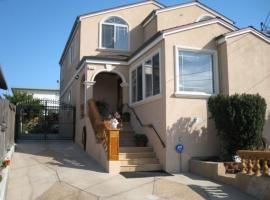 Luxury 5 Bedroom Home near SFO, vacation home in San Bruno