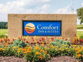 Comfort Inn & Suites and Conference Center โรงแรมในเมานต์เพลเซนต์