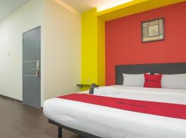 RedDoorz near ITC Mangga Dua, hotel in Jakarta