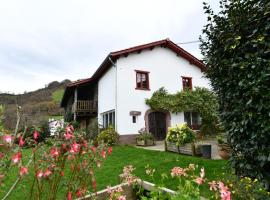 Ferme Ithurburia, homestay in Saint-Michel