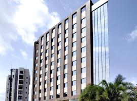 Hotel H - Sandhill Hotels Private Limited, hotel en Anand